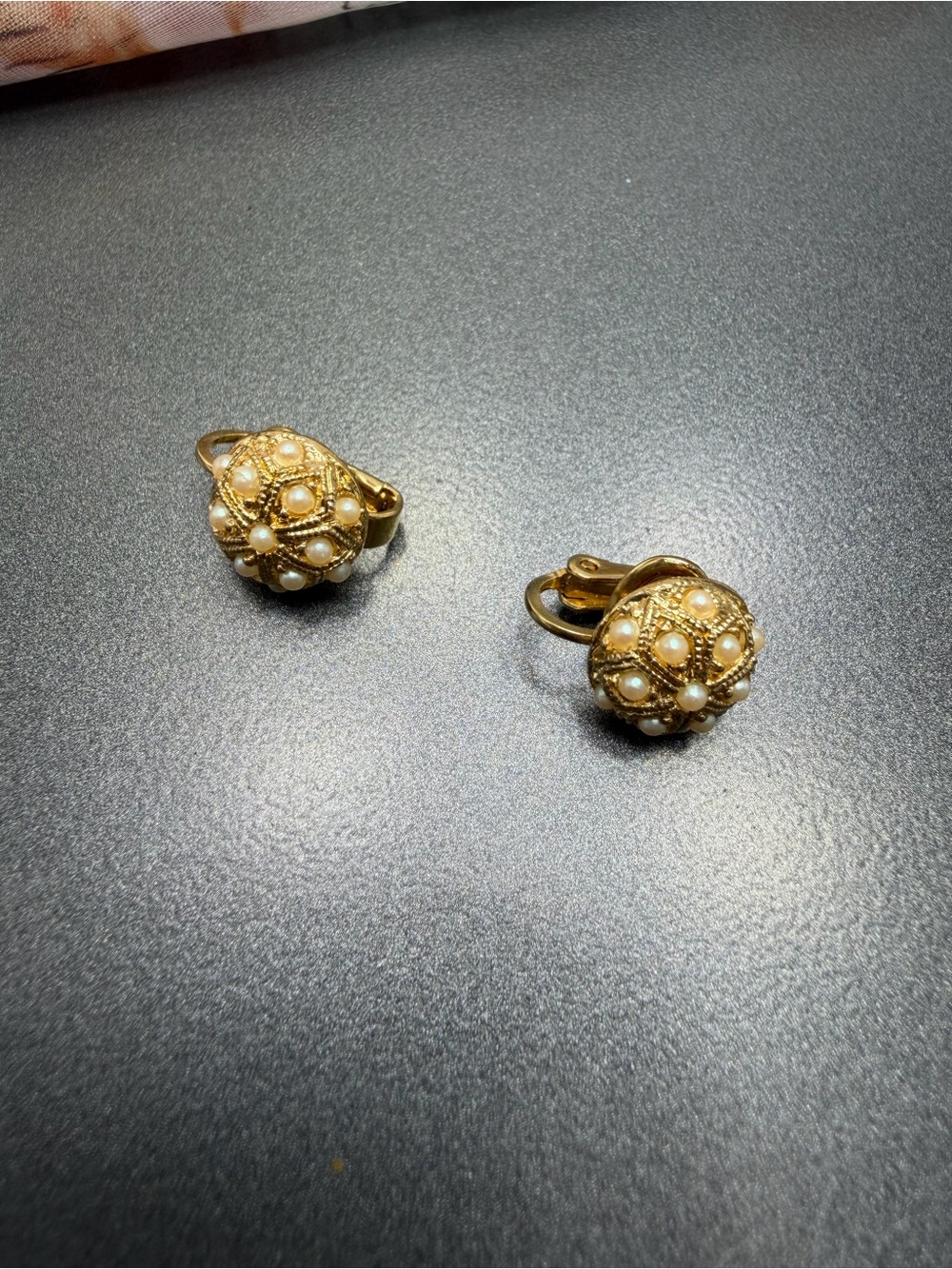 😎50%off Vintage Tiny D’Orlan Pearl Clip Earrings #347SE